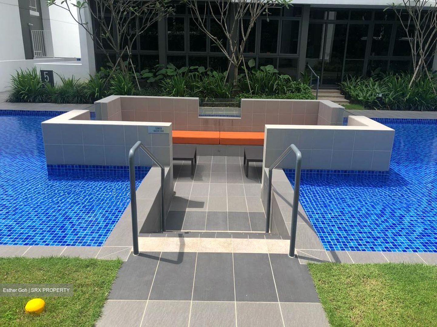 Symphony Suites (D27), Condominium #565650311